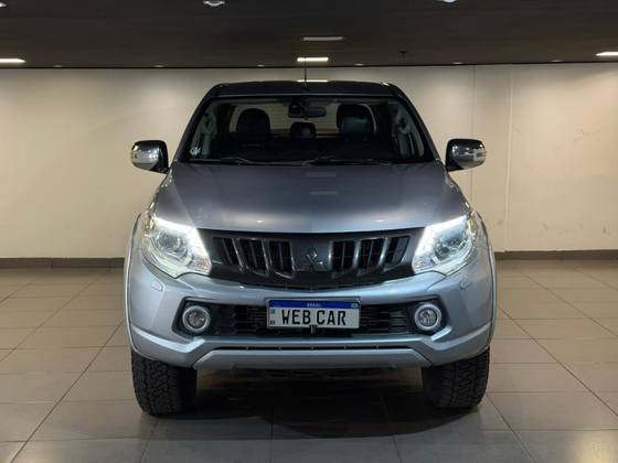 MITSUBISHI L200 TRITON 2.4 16V TURBO DIESEL SPORT HPE CD 4P 4X4 AUTOMÁTICO